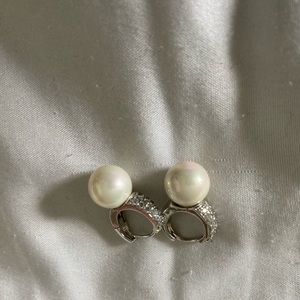 Pearl earrings